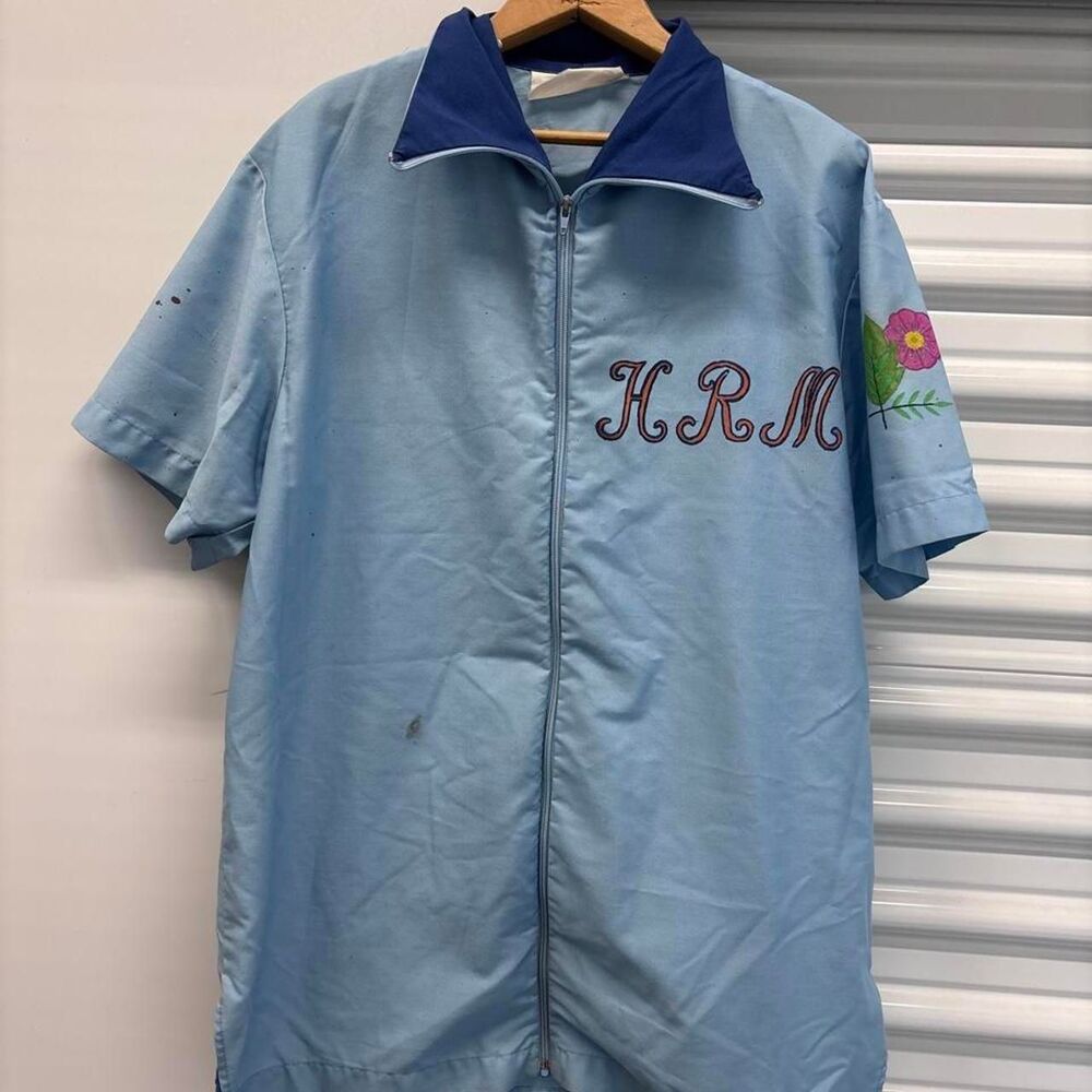 Vintage 1980s handmade flower petal painted zip up tee, great piece, size large!